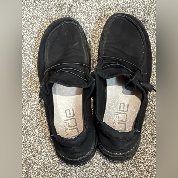 Hey Dude - Picture 1 of 4